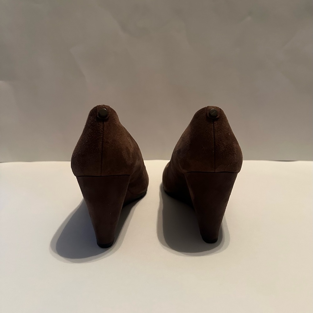 Easy Spirit Women's Chocolate Suede Heels - Picture 3 of 6